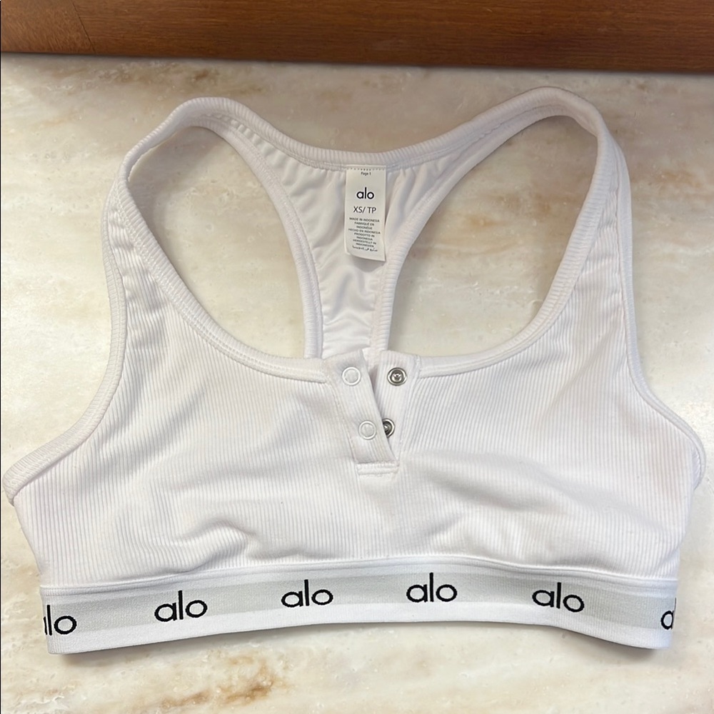 NWOT Alo Icon Ribbed Henley Bra